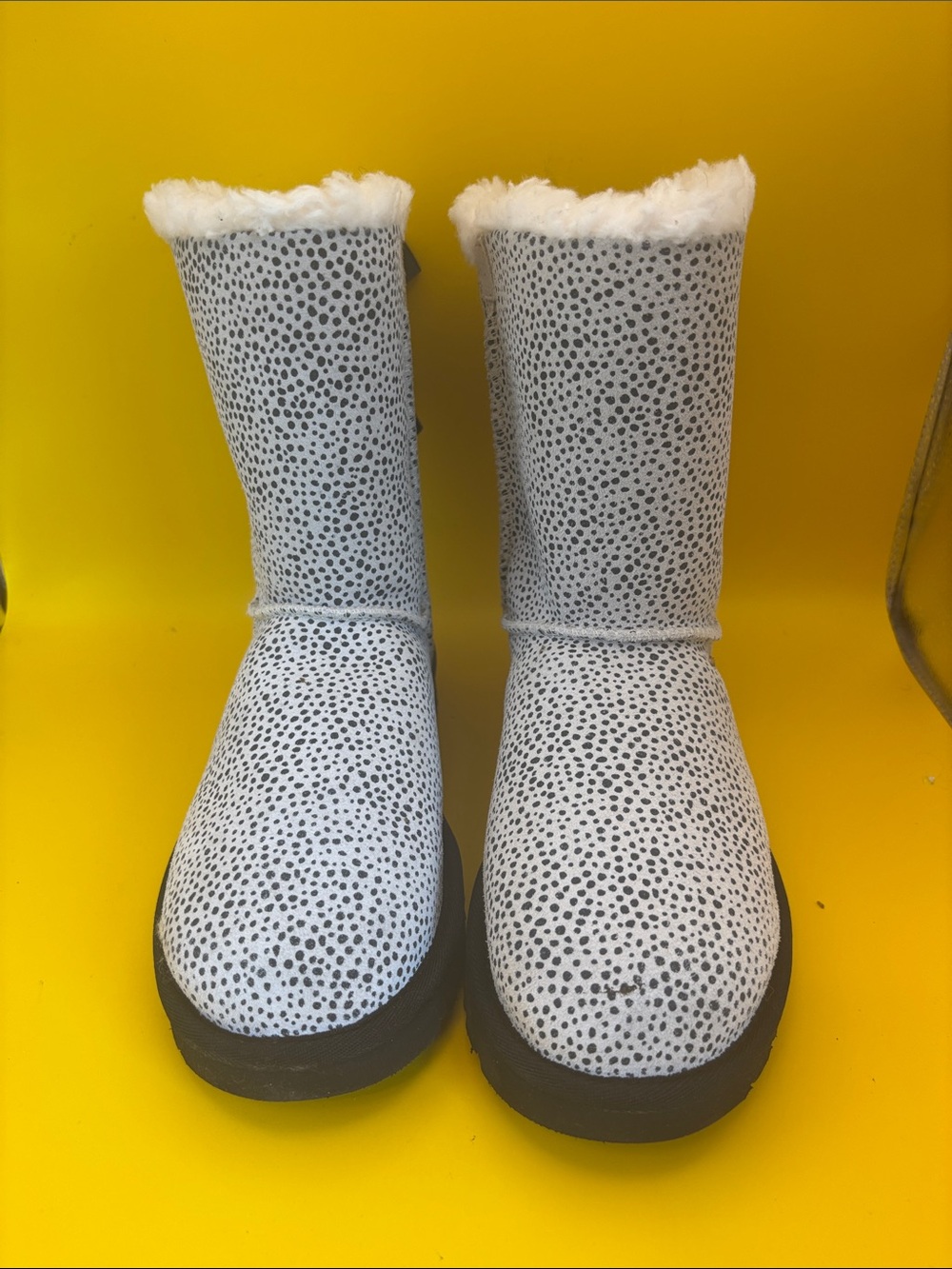 UGG White Faux Fur Lined Speckled Winter Boots - Picture 7 of 7